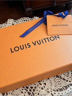 Authentic Louis Vuitton Empty Medium Gift Box 7” X 11” X 3” Ribbon Note Card